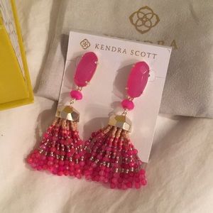 🎉FLASH SALE!! Brand new Kendra Scott earrings!